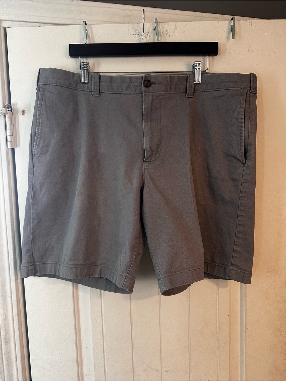 J.Crew Men's Stretch Chino Shorts Grey 9" Inseam Size 40